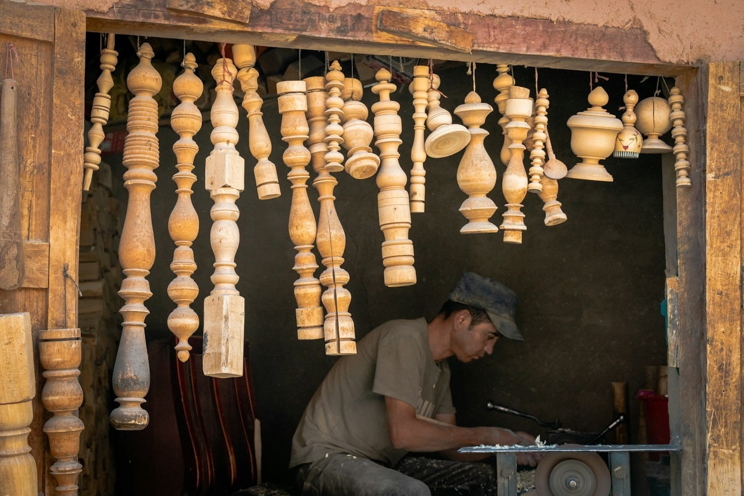 Guida pratica per iniziare a lavorare la resina e il legno